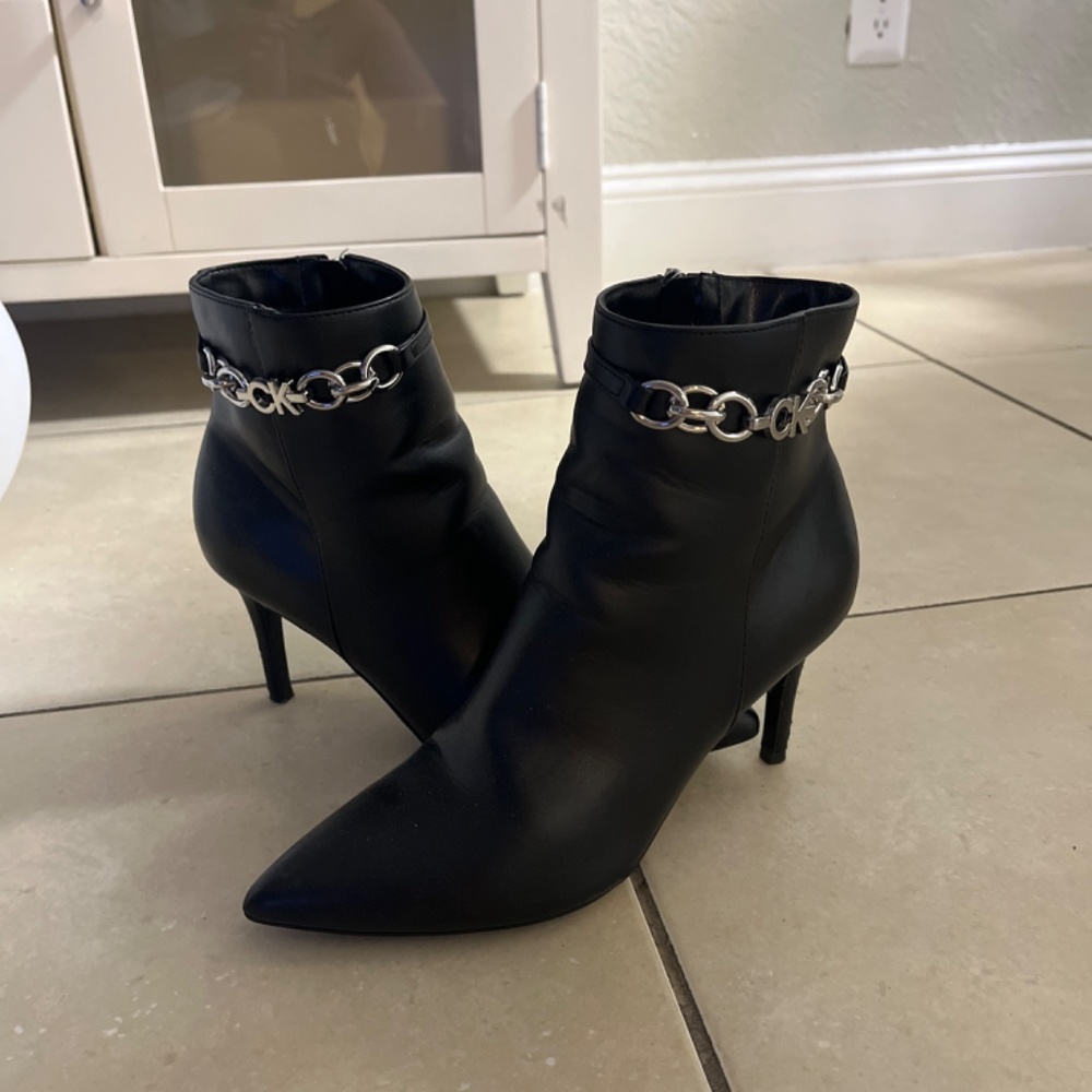 Shoes - Picture 2 of 3